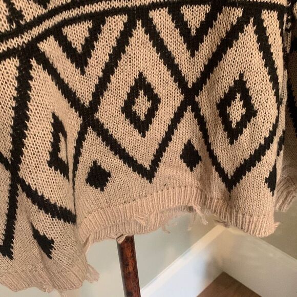 Buckle Deconstructed Sweater NWOT - Picture 4 of 6